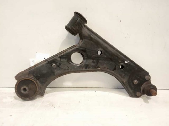 Wahacz zawieszenia przedniego dolny prawy 13426553 OPEL