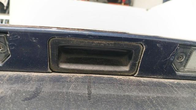 Przycisk blokady klapy bagażnika (drzwi 3/5) 1346324 FORD