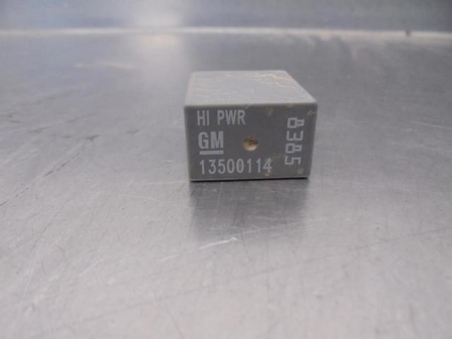Przekaźnik lamp przeciwmgielnych 13500114 OPEL