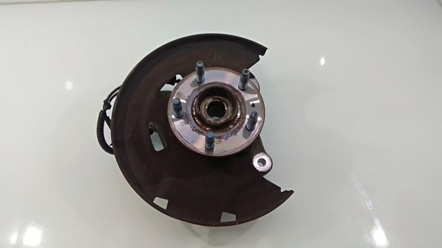 Piasta przednia 13502828 OPEL