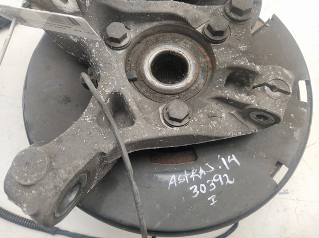 Piasta przednia 13502828 OPEL