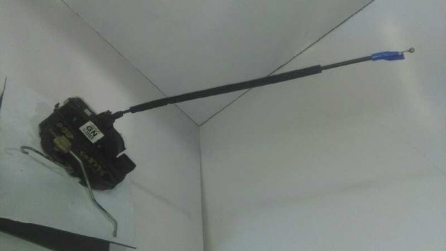 Zamek drzwi przednich lewych 13503801 GM