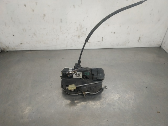 Zamek drzwi przednich lewych 13503801 OPEL