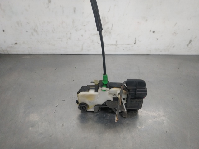 Zamek drzwi tylnych prawych 13503808 OPEL