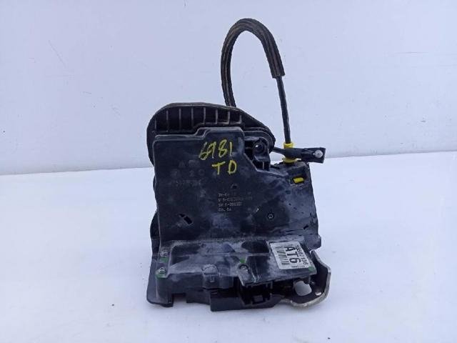 Zamek drzwi tylnych prawych 13507136 OPEL