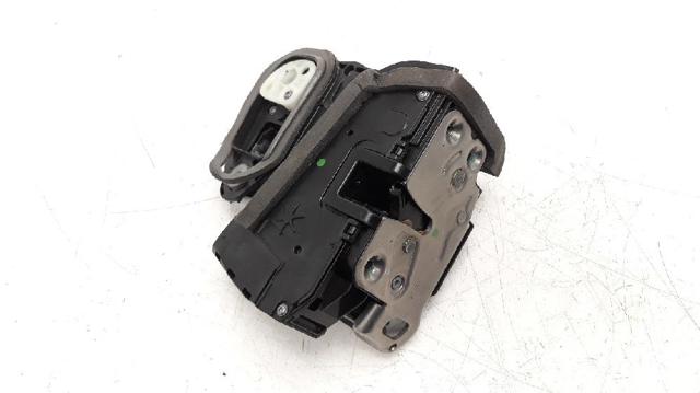 Zamek drzwi przednich prawych 13507154 OPEL