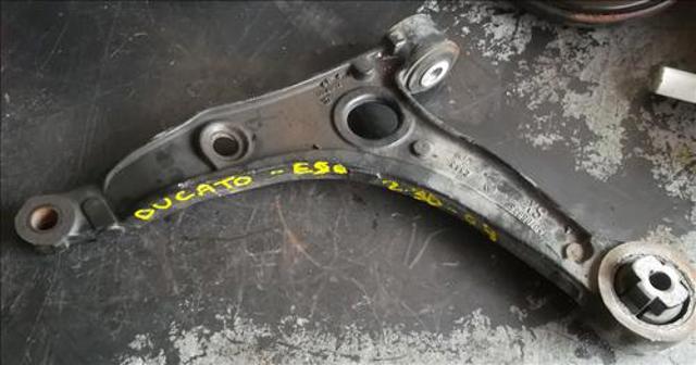 Wahacz zawieszenia przedniego dolny lewy 1352227080 FIAT