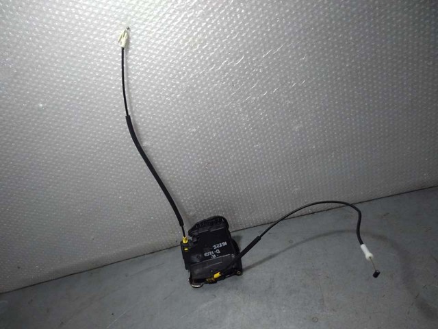 Zamek drzwi przednich lewych 13533588 OPEL