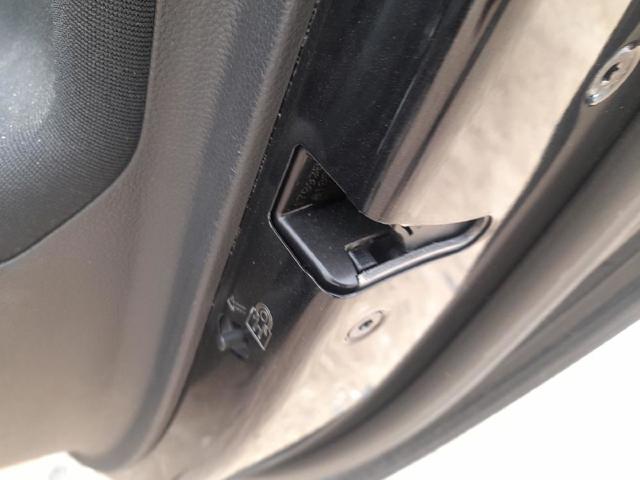 Zamek drzwi tylnych prawych 13533667 OPEL