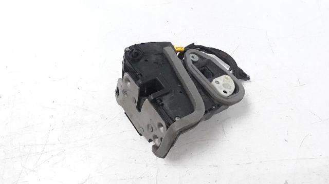 Zamek drzwi tylnych prawych 13533667 OPEL