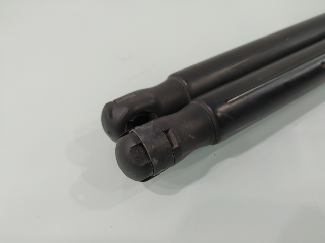 Amortyzator klapy bagażnika (3/5 drzwi-tylnych) 1354844080 FIAT