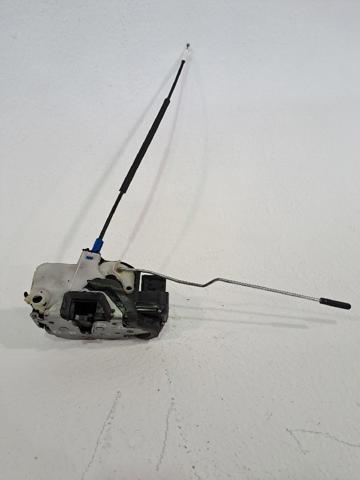 Zamek drzwi przednich prawych 13579515 OPEL
