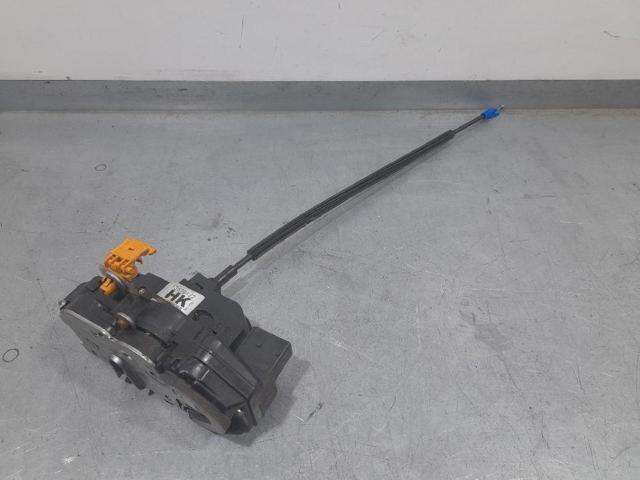 Zamek drzwi przednich lewych 13579522 GM