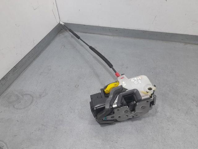 Zamek drzwi przednich lewych 13579522 GM