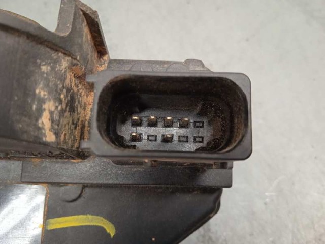 Zamek drzwi przednich lewych 13579522 OPEL