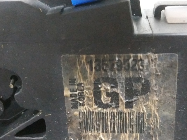 Zamek drzwi przednich prawych 13579523 OPEL