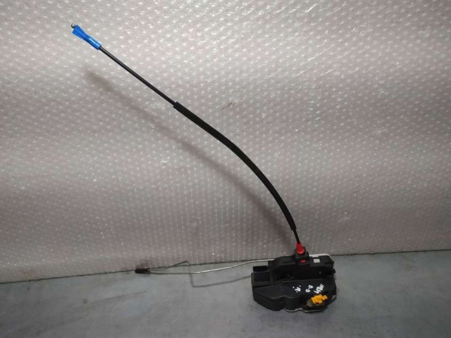 Zamek drzwi przednich prawych 13579523 OPEL