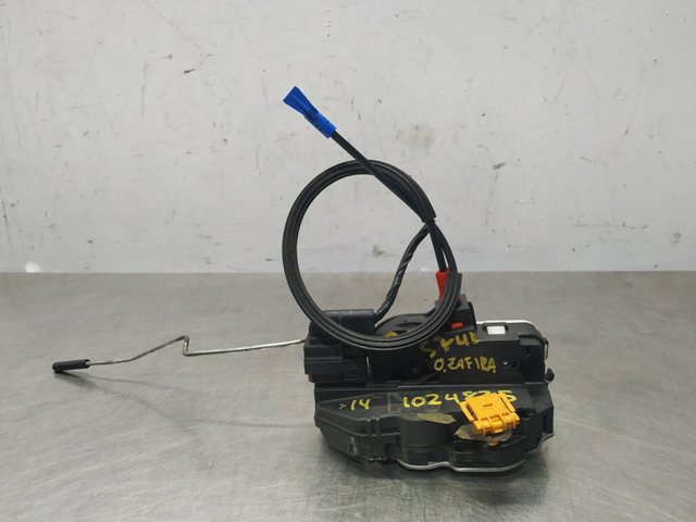 Zamek drzwi przednich prawych 13579523 OPEL