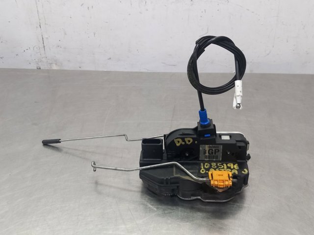 Zamek drzwi przednich prawych 13579523 OPEL