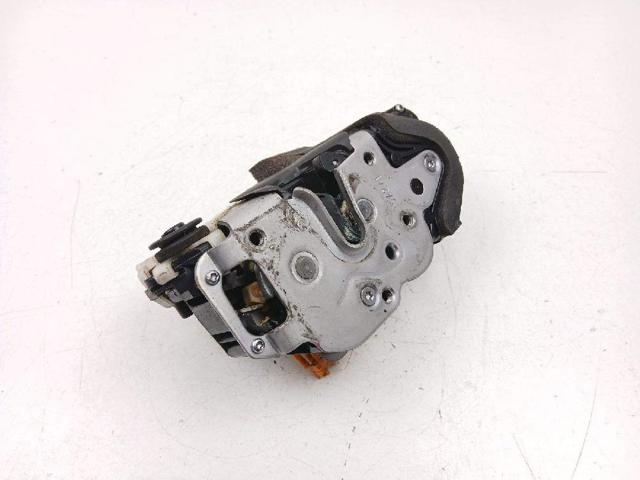 Zamek drzwi tylnych prawych 13579556 OPEL