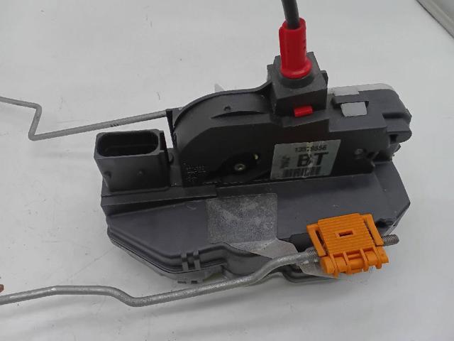 Zamek drzwi tylnych prawych 13579556 OPEL