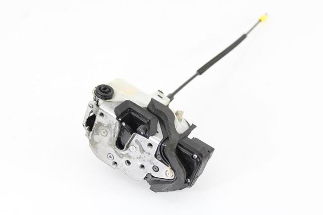 Zamek drzwi tylnych prawych 13579556 OPEL