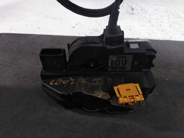 Zamek drzwi tylnych prawych 13579566 OPEL