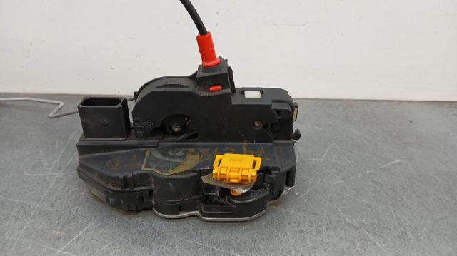 Zamek drzwi tylnych prawych 13579566 OPEL