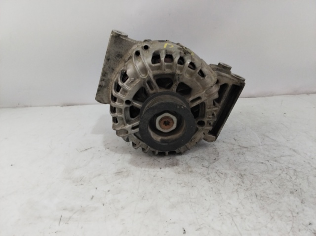 Alternator 13586366 OPEL