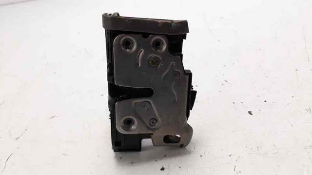 Zamek drzwi przednich prawych 13597530 OPEL