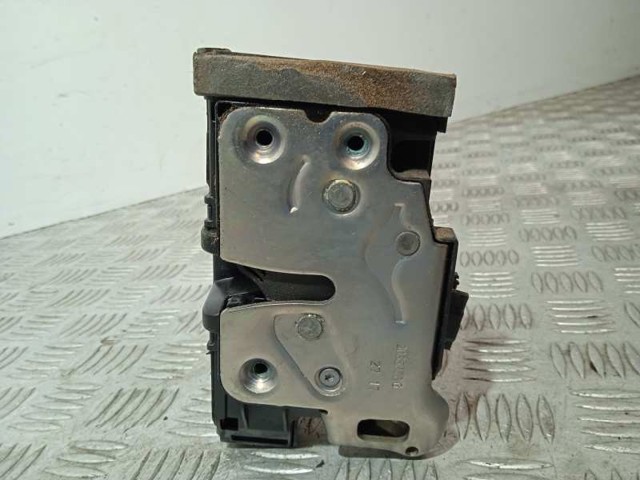 Zamek drzwi przednich prawych 13597530 OPEL