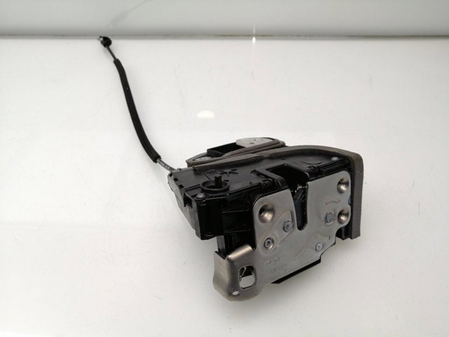 Zamek drzwi tylnych prawych 13598385 OPEL
