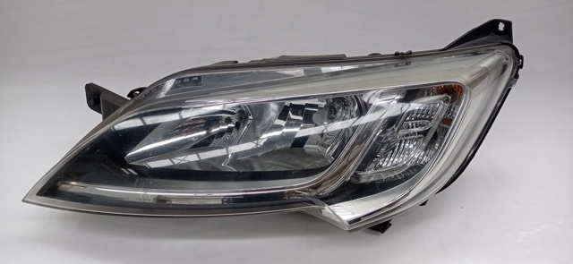 Reflektor lewy 1374296080 PEUGEOT