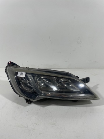 Reflektor prawy 1375097080 PEUGEOT