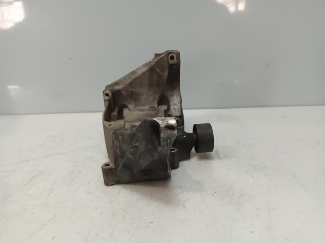 Wspornik alternatora 13992010 BMW