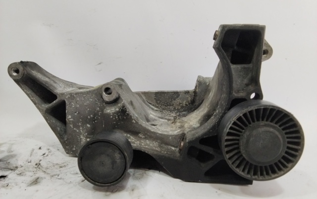 Wspornik alternatora 13992010 BMW