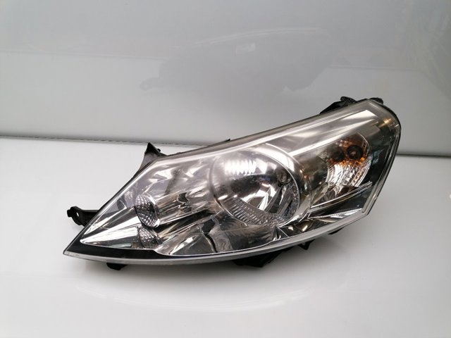Reflektor lewy 1401368180 PEUGEOT