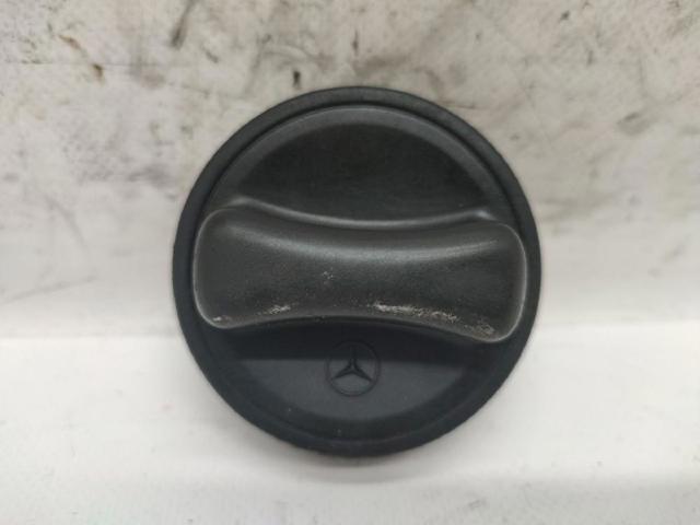 Korek wlewu paliwa 1404700005 MERCEDES