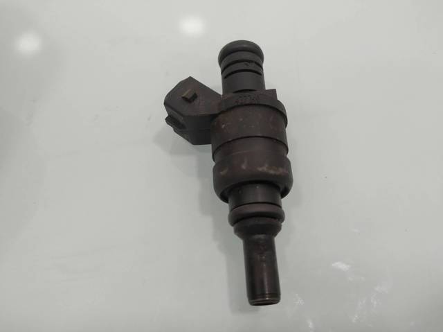 Wtryskiwacz paliwa 1427240 BMW