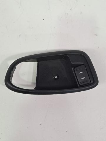 Włącznik przyciskowy podnośnika szyby przedni prawy 1428969 FORD