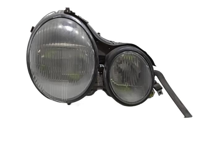 Reflektor prawy 14434600 MERCEDES