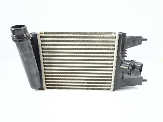 Chłodnica intercoolera 144613ZU1B NISSAN