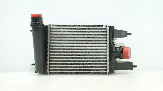 Chłodnica intercoolera 144613ZU1B NISSAN