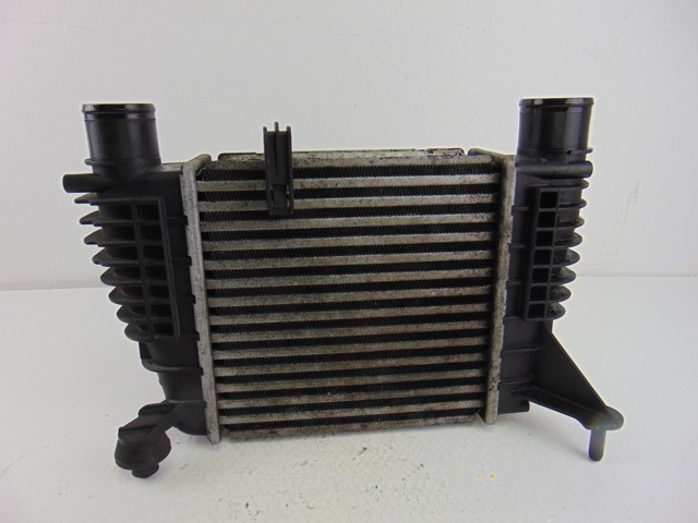 Chłodnica intercoolera 144619U20A NISSAN