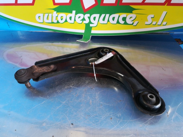 Wahacz zawieszenia przedniego dolny prawy 1448621 FORD