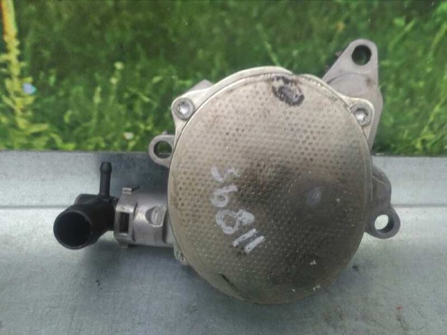 Pompa podciśnienia 146502018R NISSAN