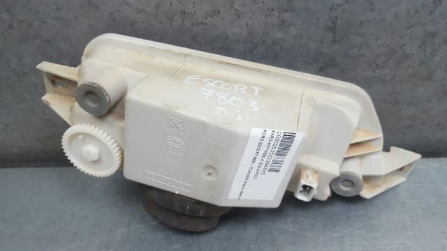Lampa przeciwmgielna lewa 146895 FORD