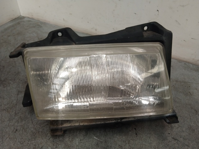 Reflektor prawy 1474267080 PEUGEOT