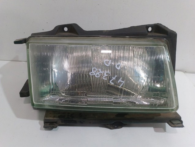 Reflektor prawy 1474267080 PEUGEOT