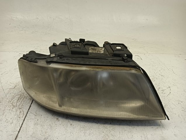 Reflektor prawy 14846800 VAG